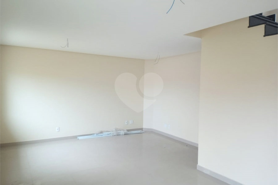 Casa à venda com 3 quartos, sendo 1 suíte, no condomínio Residencial Vila Primavera (zona Norte), São Paulo - SP