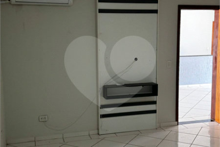 Casa à venda com 8 quartos, sendo 3 suítes,  no condomínio Terras de Santa Rosa, Salto - SP
