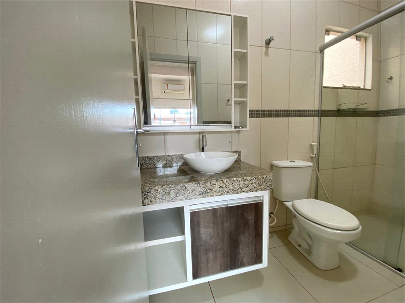 Casa à venda com 3 quartos, sendo 1 suíte,  em Jardim Jamaica, Ponta Porã, MS