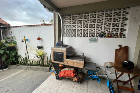 EXCELENTE CASA NA PONTE GRANDE- MOGI DAS CRUZES COM 4 DORMITORIOS E 4 VAGAS DE GARAGEM