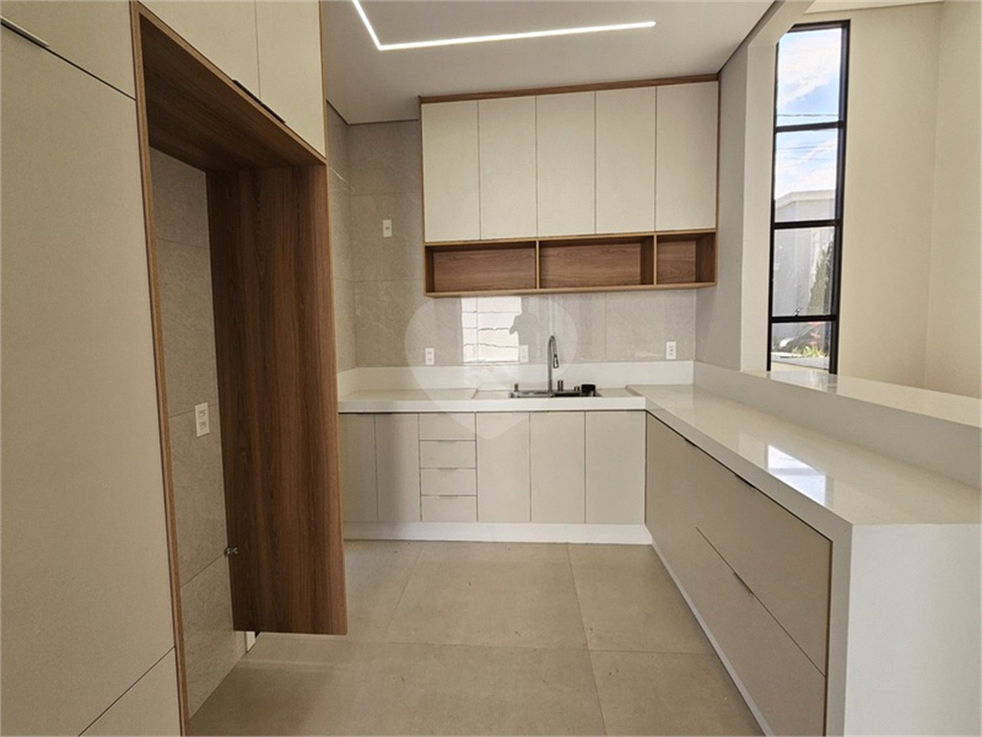 Casa à venda com 3 suítes no condomínio Residencial Milano, Indaiatuba - SP