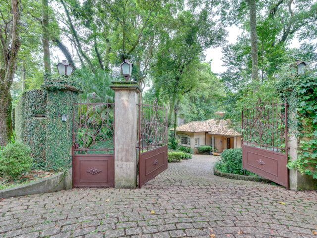 Casa à venda com 4 suítes no condomínio Chácara Flora, São Paulo - SP