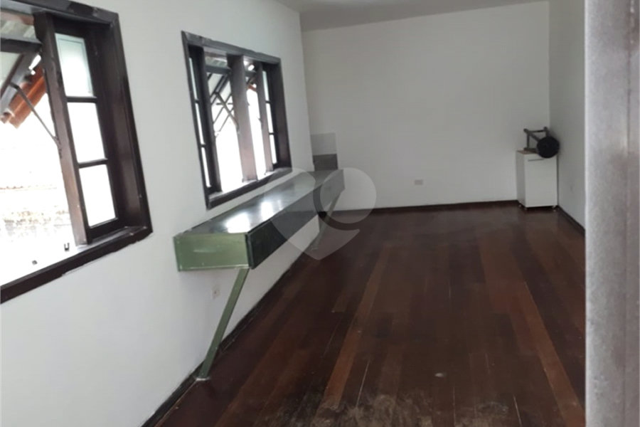 Sobrado à venda com 5 quartos, sendo 3 suítes, em Tremembé, São Paulo, SP