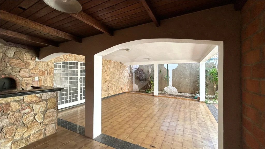 Venda Casa com 4 Dormitórios no Parque Santa Cecília