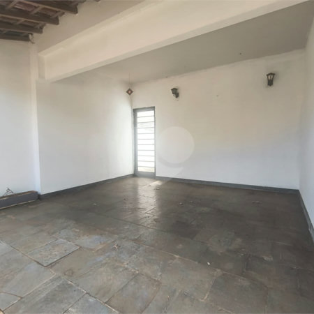 Casa à venda com 3 quartos, sendo 1 suíte, em Vila Santana, Araraquara, SP