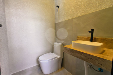 Casa à venda com 3 quartos, sendo 1 suíte, no condomínio Horto Florestal Villagio, Sorocaba - SP
