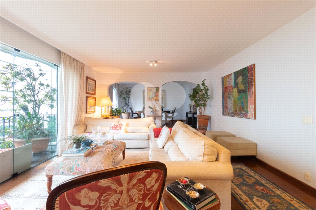 Apartamento à venda com 4 quartos, sendo 1 suíte, em Jardim Paulista, São Paulo, SP