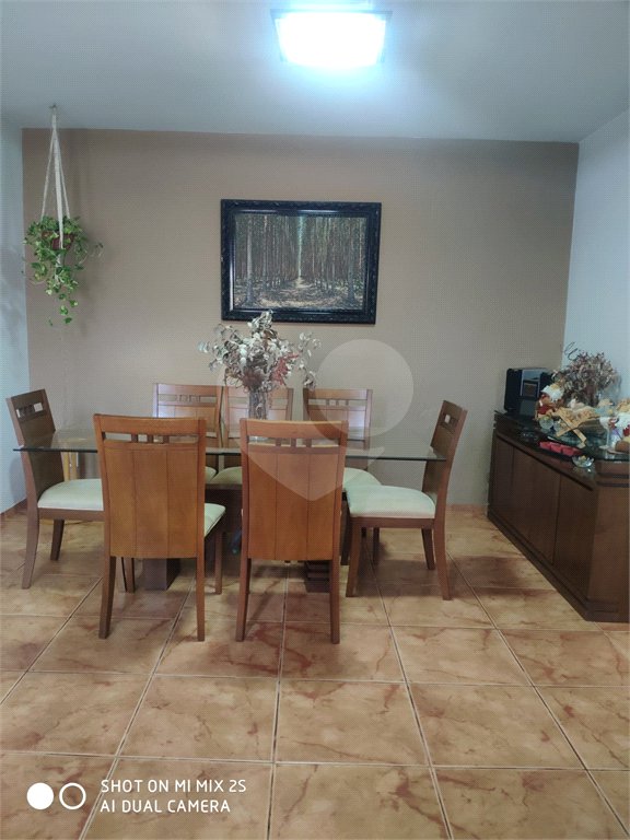 Sobrado à venda com 4 quartos, sendo 1 suíte, em Chácara Jafet, Mogi das Cruzes, SP