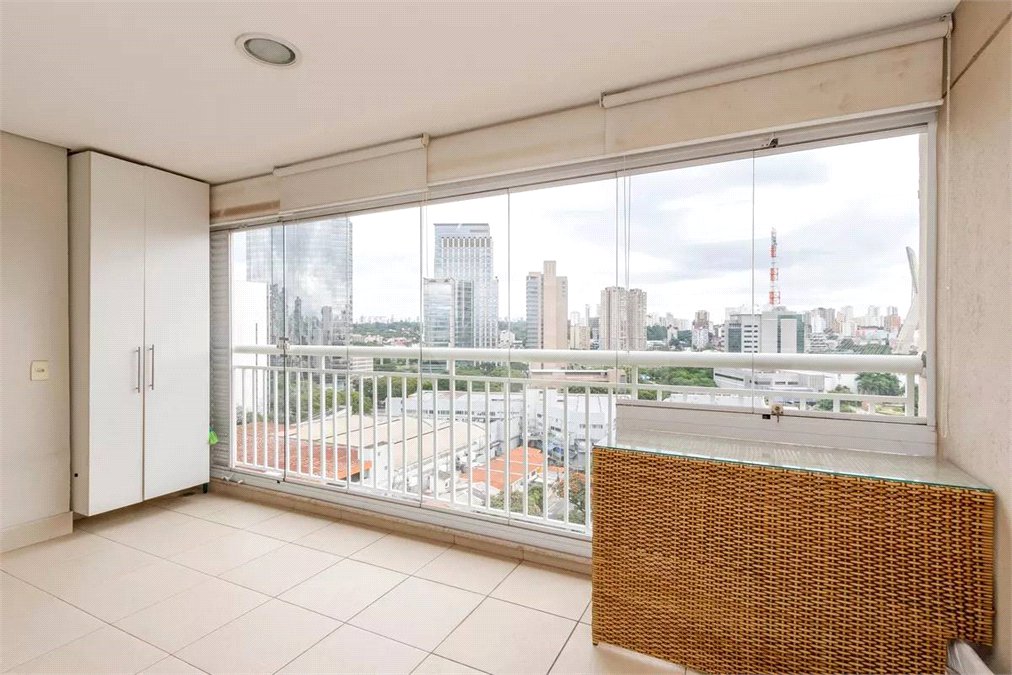 Apartamento à venda com 2 suítes em Vila Cordeiro, São Paulo, SP