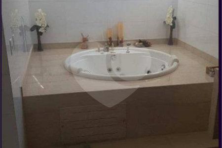 Sobrado à venda com 6 suítes em Vila Santista, Atibaia, SP