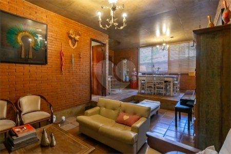 Sobrado à venda com 3 quartos, sendo 1 suíte, em Jardim Prudência, São Paulo, SP