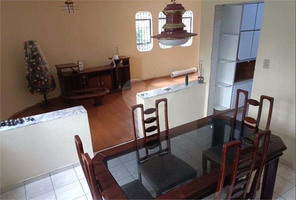 Sobrado à venda com 3 quartos em Vila Guarani, Santo André, SP