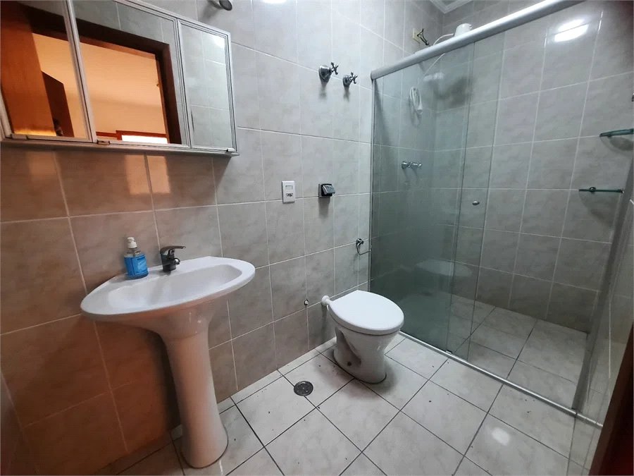 Casa para alugar com 3 quartos, sendo 1 suíte, no condomínio Residencial Sol Francisco, São Paulo - SP