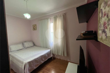Casa à venda com 3 quartos, sendo 1 suíte,  em Jardim Casablanca, São Paulo, SP