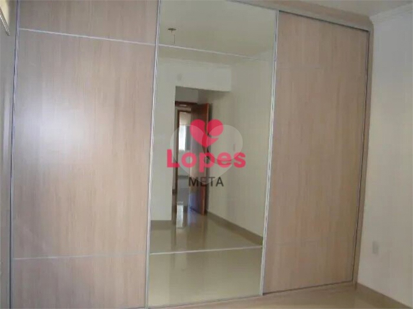 Casa à venda com 3 quartos, sendo 2 suítes, no condomínio Floradas Paratey, São José dos Campos - SP