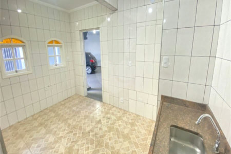 Sobrado à venda com 3 quartos, sendo 2 suítes,  em Parque Terra Nova, São Bernardo do Campo, SP
