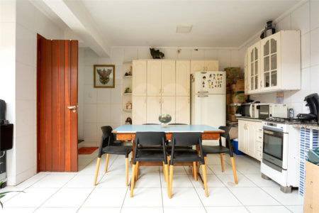 Casa à venda com 4 quartos, sendo 1 suíte, em Santo Amaro, São Paulo, SP