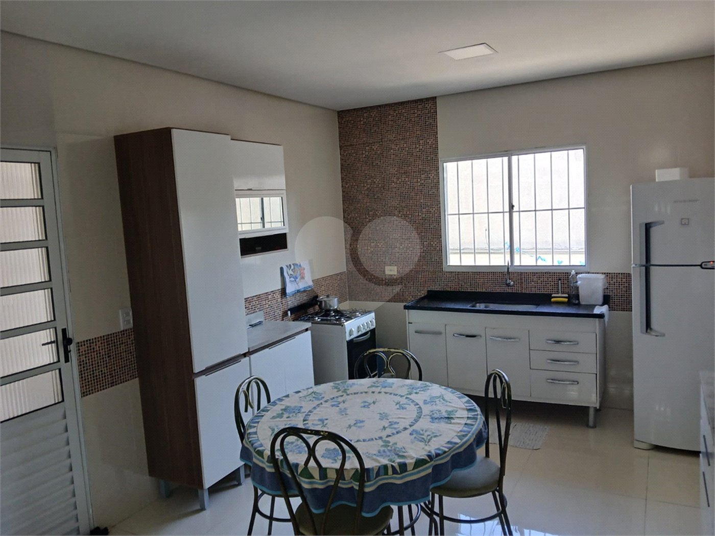 Casa à venda com 3 quartos, sendo 1 suíte,  em Mogi Moderno, Mogi das Cruzes, SP