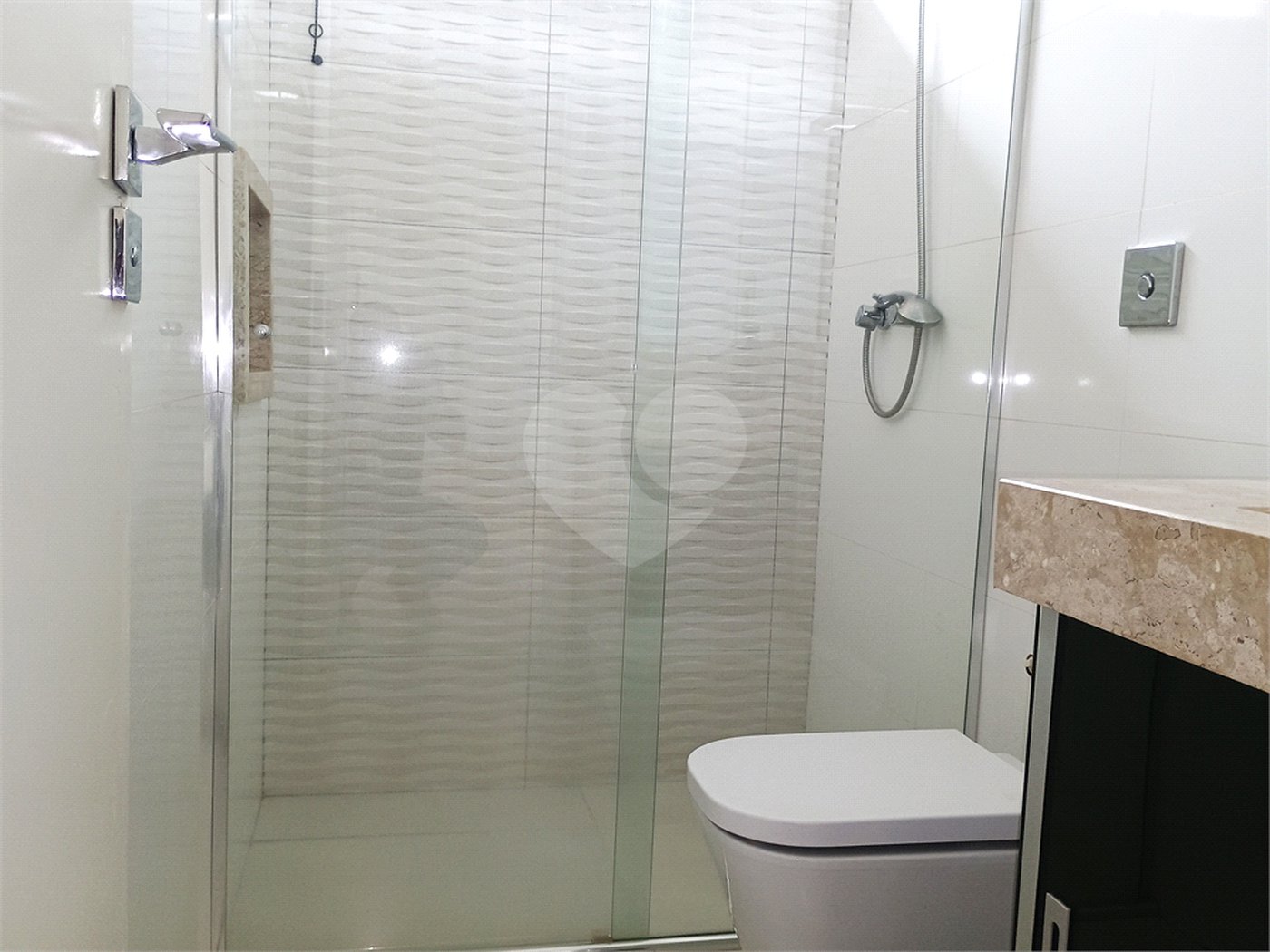 Sobrado à venda com 4 quartos, sendo 1 suíte, em Reserva San Gabriel, Ribeirão Preto, SP