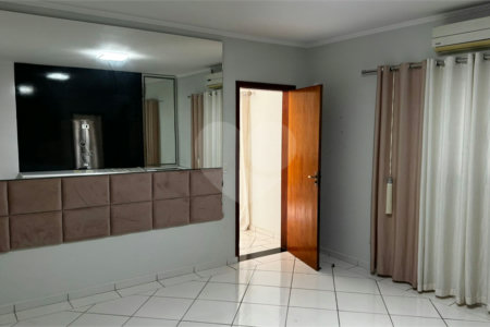 Casa à venda com 8 quartos, sendo 3 suítes,  no condomínio Terras de Santa Rosa, Salto - SP