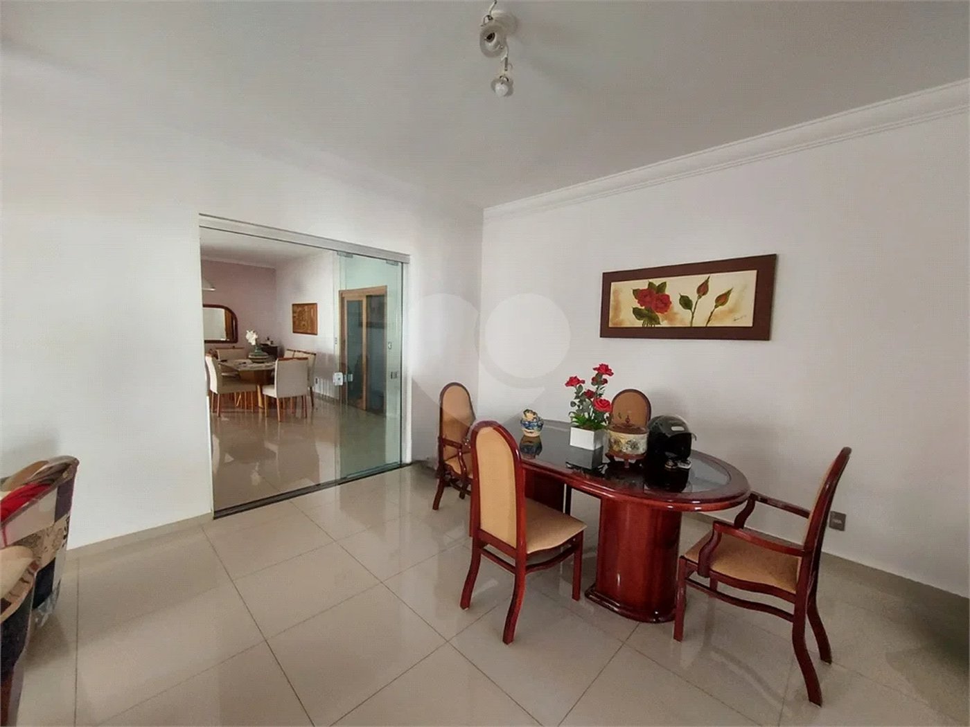 Casa à venda com 4 quartos, sendo 2 suítes, no condomínio Nascente do Jaraguá, Araraquara - SP