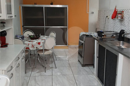 Casa com 2 dormitórios à Venda no Jardim Brasil