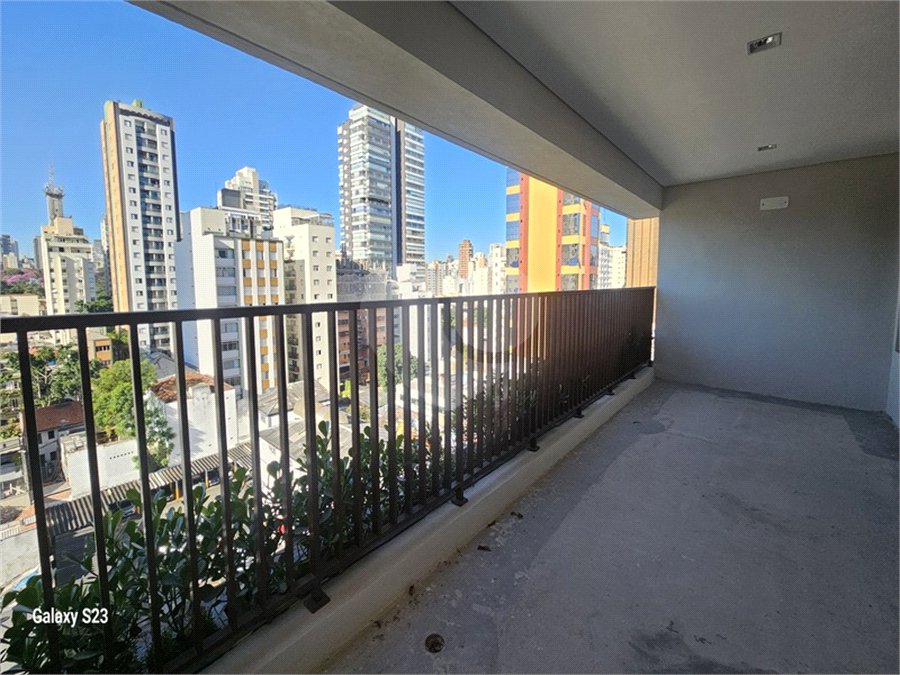 Apartamento à venda com 3 quartos, sendo 1 suíte,  em Pinheiros, São Paulo, SP