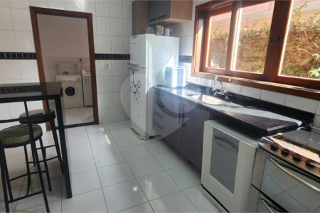 Casa à venda com 4 quartos, sendo 2 suítes, no condomínio Delle Stelle, Louveira - SP