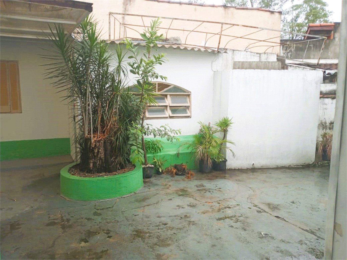 Casa à venda ou para alugar com 7 quartos, sendo 2 suítes, em Jardim Peri Peri, São Paulo, SP