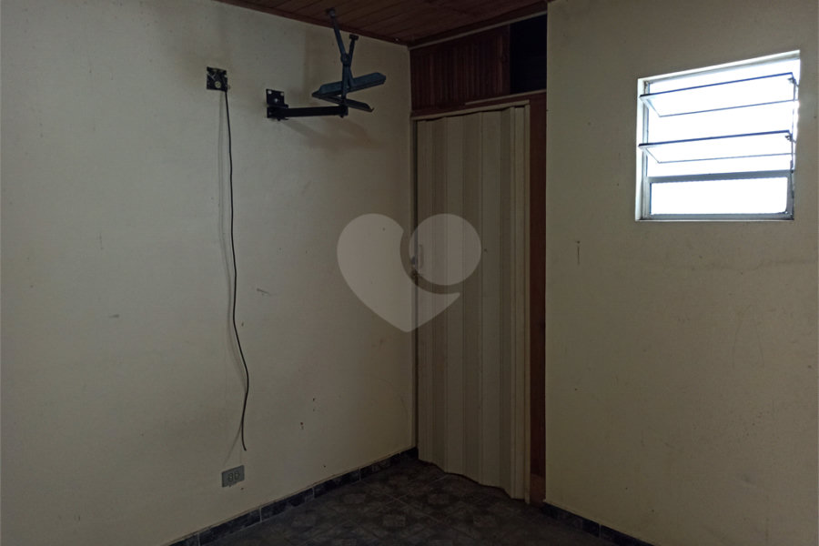 Casa à venda com 3 quartos em Vila Romero, São Paulo, SP