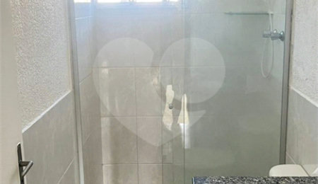 Sobrado à venda com 2 quartos em Chácara Canta Galo, Cotia, SP