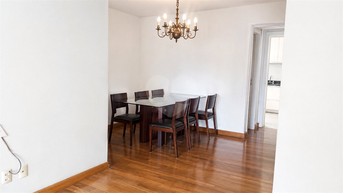 Apartamento à venda com 3 quartos, sendo 1 suíte, em Jardim das Acácias, São Paulo, SP