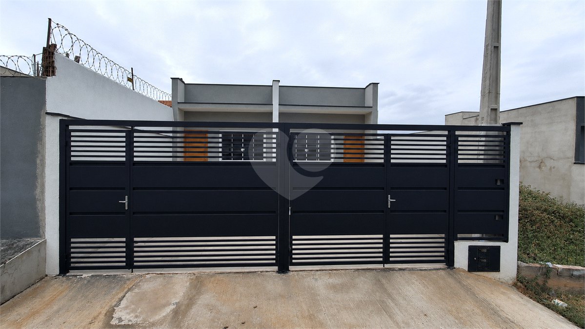 Casa de Vila à venda com 2 quartos em Jardim Santa Marta, Sorocaba, SP
