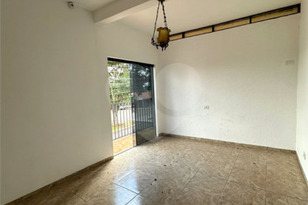 Sobrado à venda ou para alugar com 4 quartos, sendo 2 suítes, em Vila Lacíria, Ponta Porã, MS
