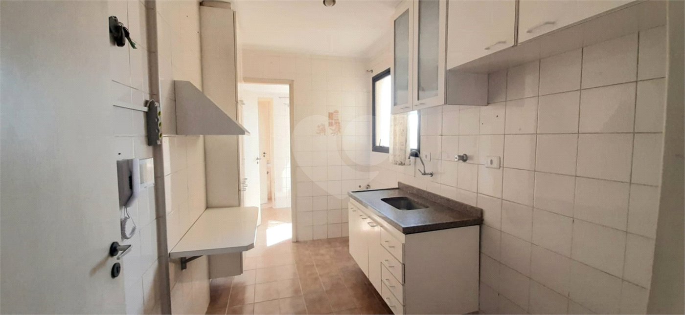 Apartamento à venda com 2 quartos em Vila Romero, São Paulo, SP