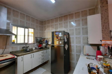 Sobrado à venda com 3 quartos, sendo 1 suíte, em Jardim Marajoara, São Paulo, SP