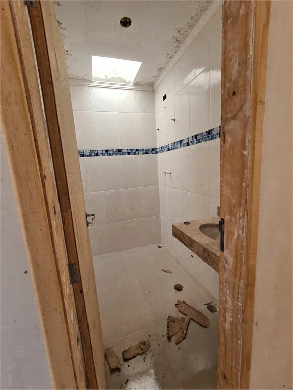Sobrado à venda com 3 quartos, sendo 1 suíte,  em Vila Gomes, São Paulo, SP