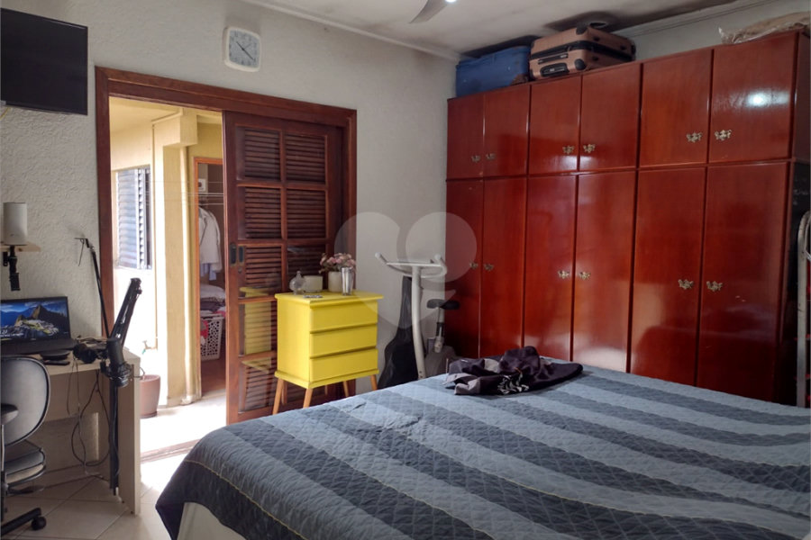 Casa à venda com 4 quartos, sendo 2 suítes, em Vila Gustavo, São Paulo, SP