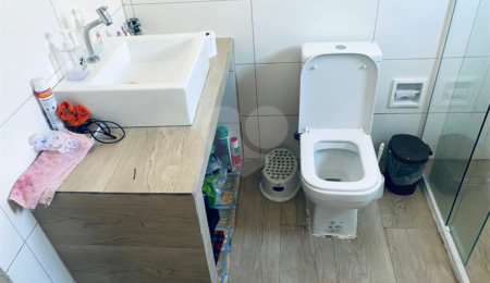 Sobrado à venda com 4 quartos, sendo 3 suítes,  em Tremembé, São Paulo, SP
