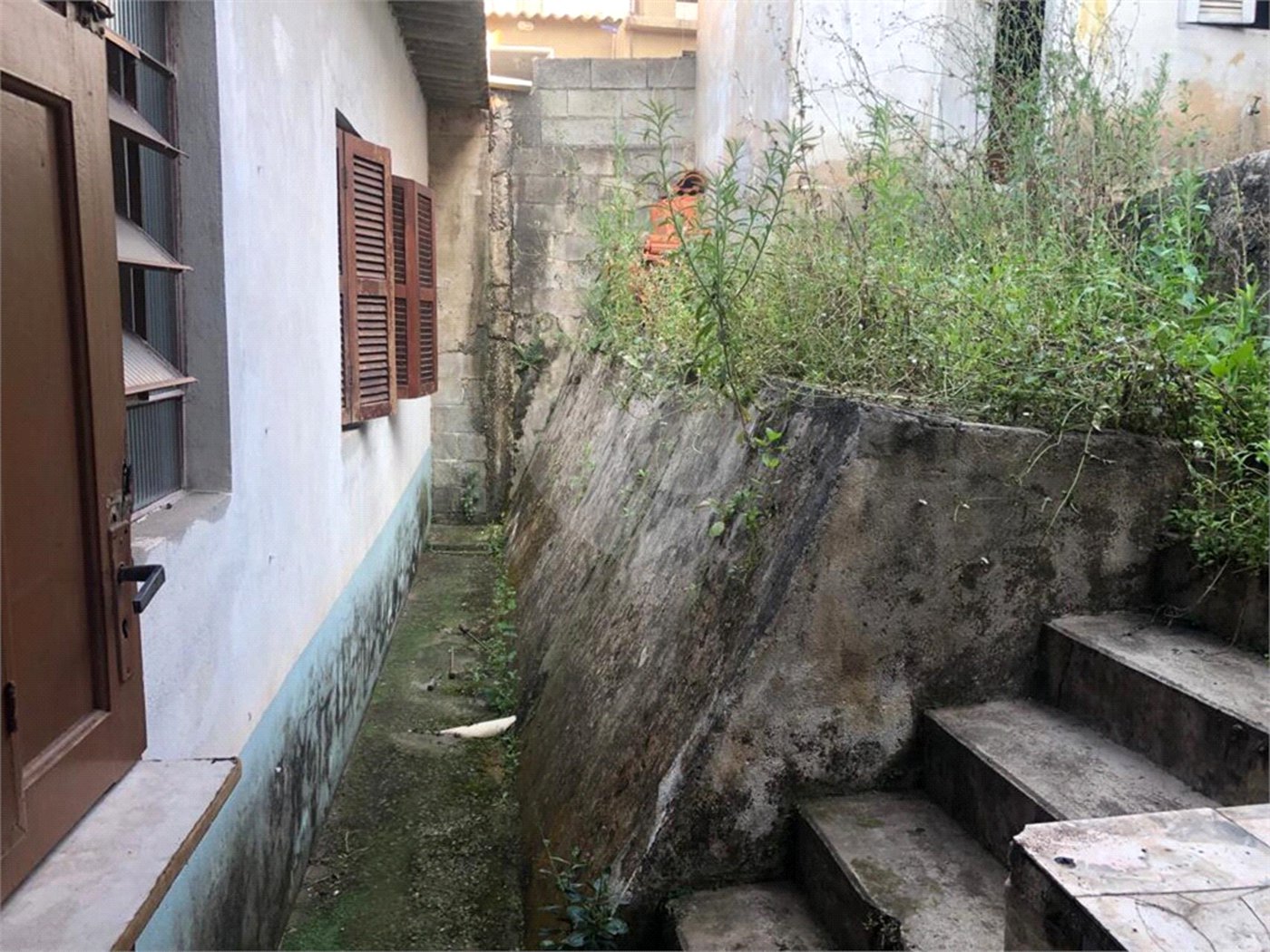 Sobrado à venda com 3 quartos, sendo 1 suíte,  em Serra da Cantareira, Mairiporã, SP
