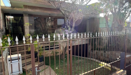 Casa à venda com 4 quartos, sendo 1 suíte,  em Jardim Avelino, São Paulo, SP
