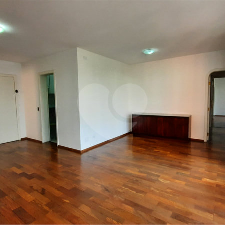 Apartamento à venda com 3 quartos, sendo 1 suíte, em Jardim Marajoara, São Paulo, SP