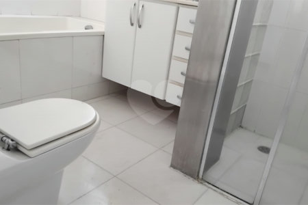 Apartamento à venda ou para alugar com 3 quartos, sendo 1 suíte, em Itaim Bibi, São Paulo, SP