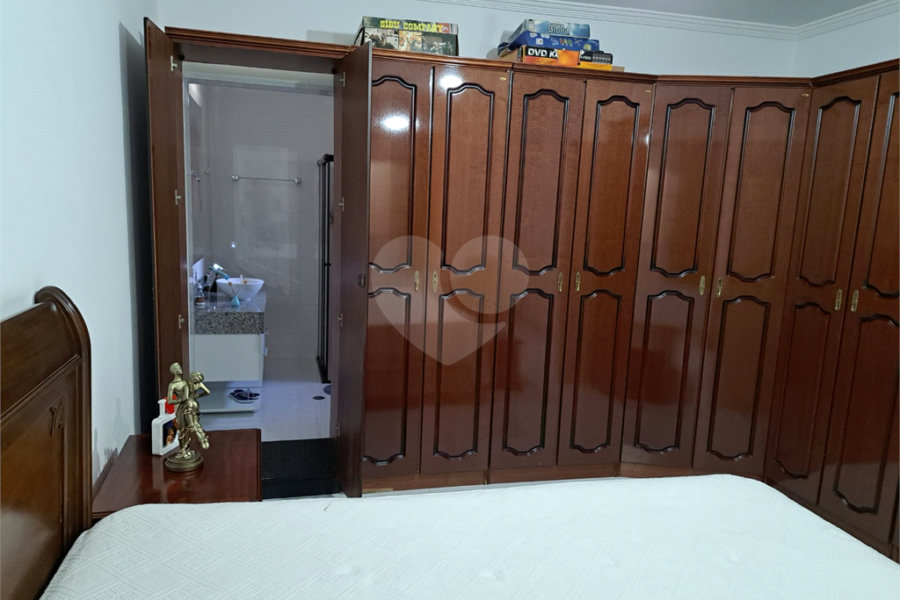 Sobrado à venda com 4 quartos, sendo 2 suítes, em Jaraguá, São Paulo, SP