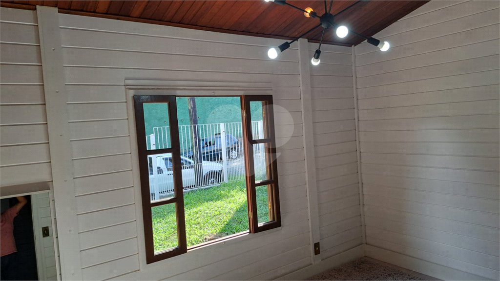 Casa à venda com 3 quartos, sendo 1 suíte, no condomínio Alpes da Cantareira, Mairiporã - SP