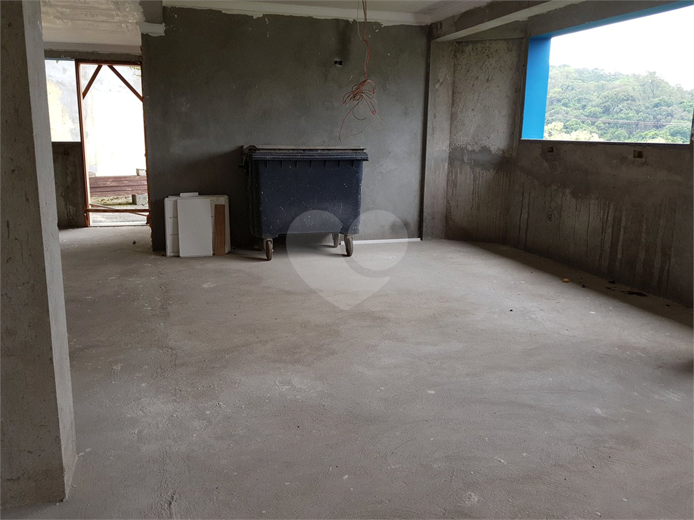 Casa à venda com 4 suítes no condomínio Suíça da Cantareira, Mairiporã - SP