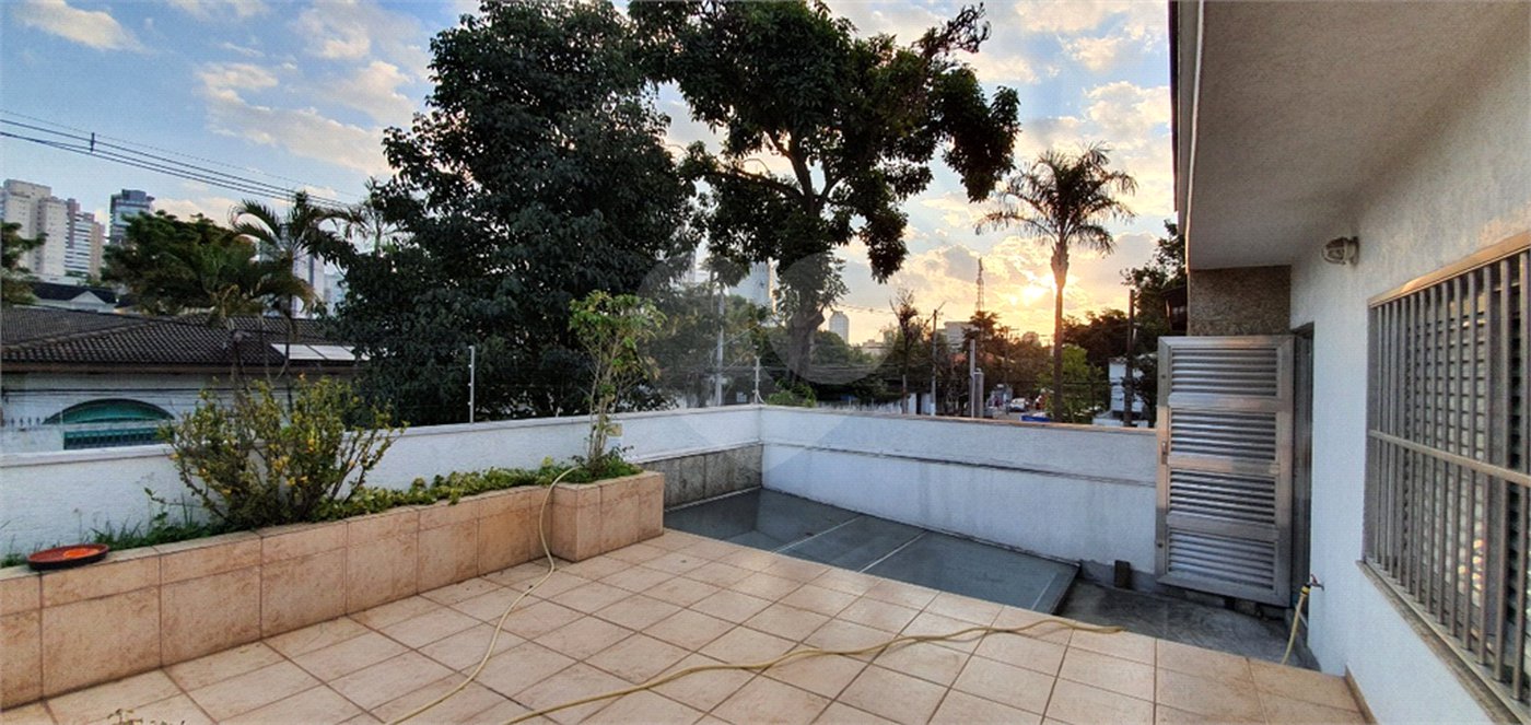 Casa à venda com 4 suítes em Vila Cordeiro, São Paulo, SP