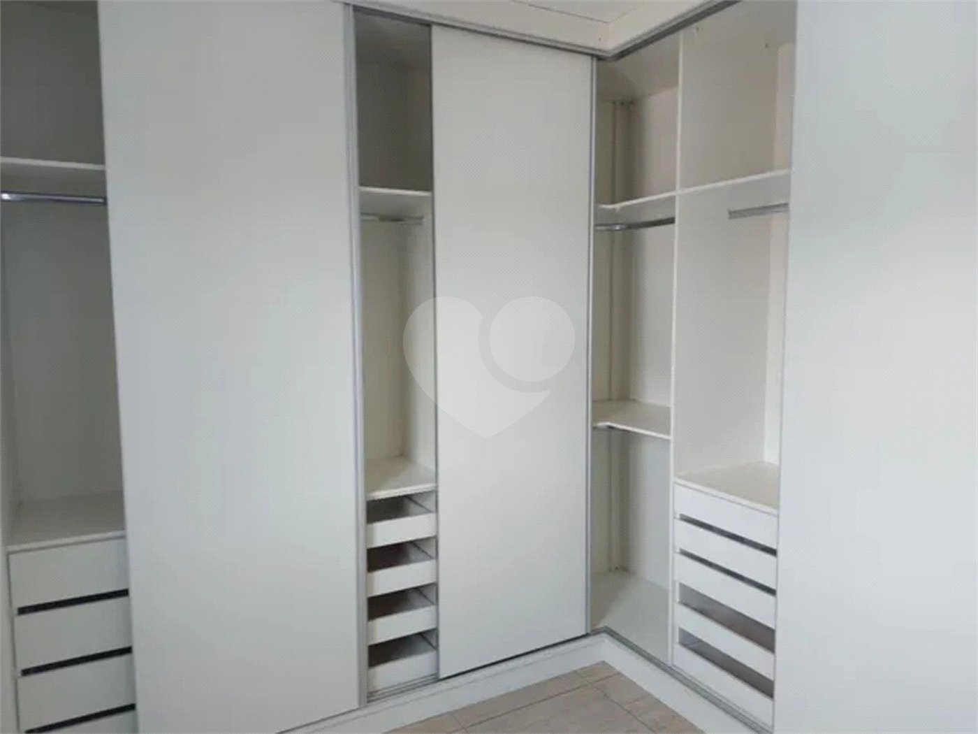 APARTAMENTO A VENDA NO JARDIM DAS INDUSTRIAS COM 60M², 2 DORMITORIOS, 1 BANHEIRO, 1 VAGA, SJC