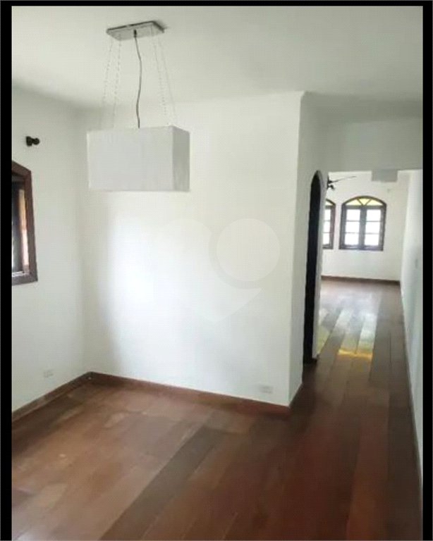 Sobrado à venda com 4 quartos, sendo 1 suíte, em Tremembé, São Paulo, SP