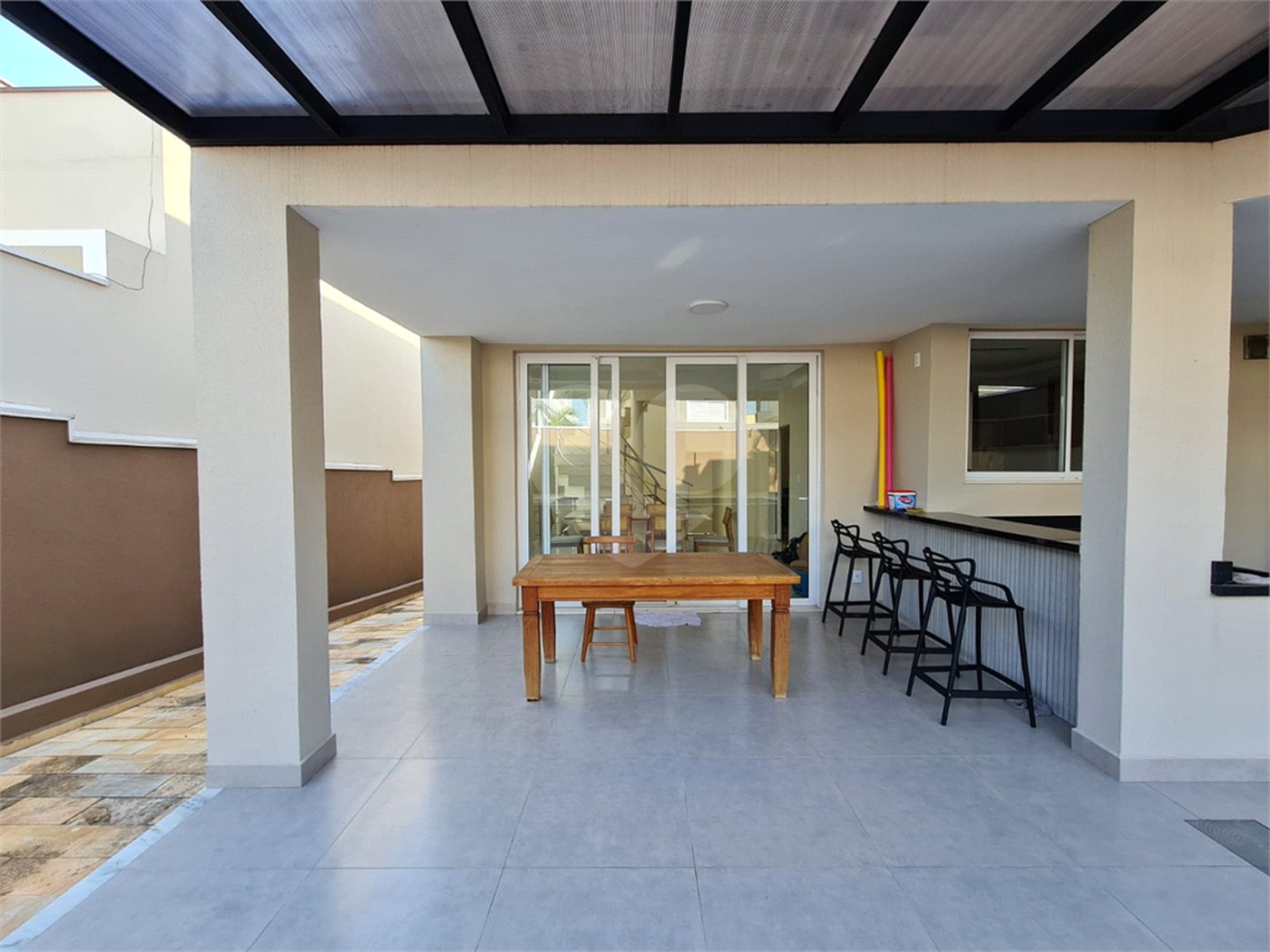 Casa à venda com 3 suítes no condomínio Geneve, Campinas - SP